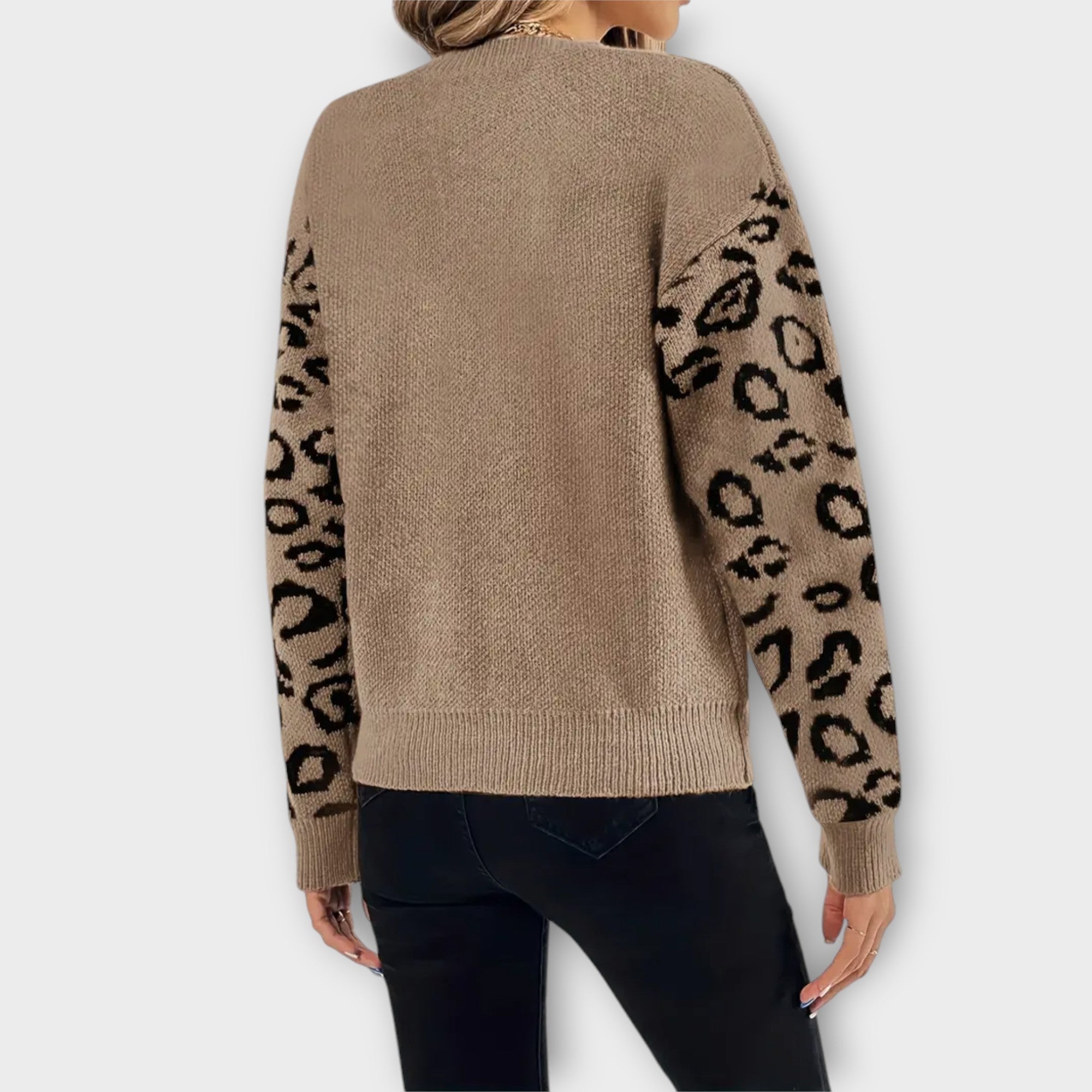 Luźny sweter z motywem lwa