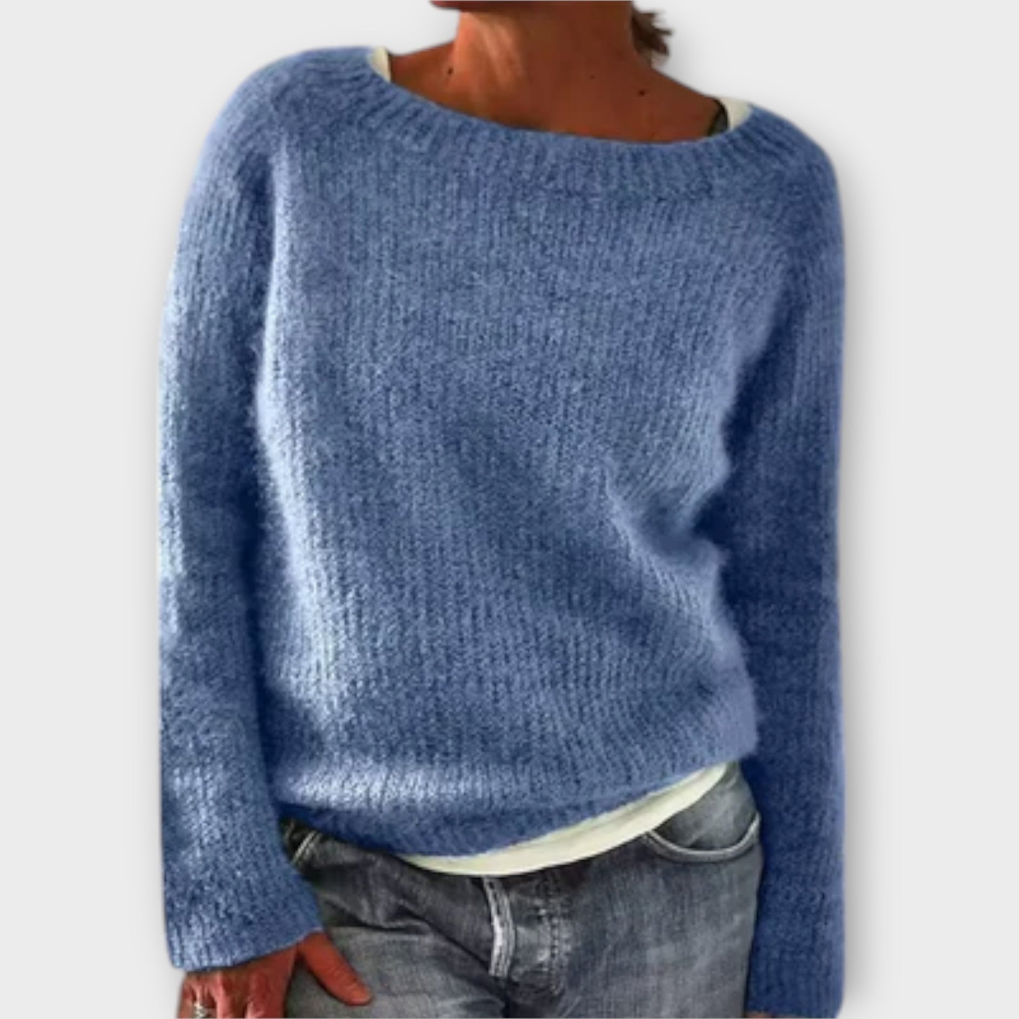 Jednokolorowy sweter dzianinowy