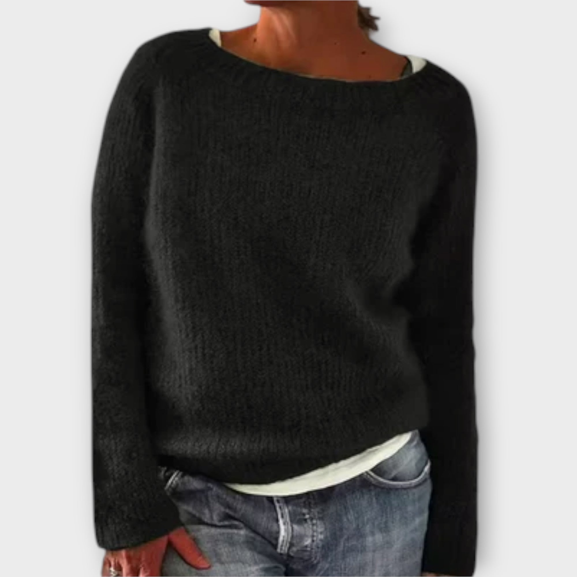 Jednokolorowy sweter dzianinowy